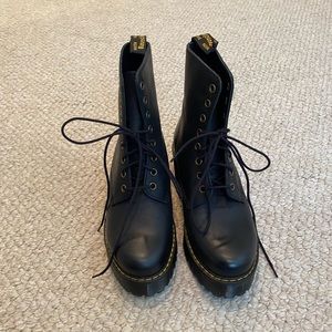 NWOT  platform doc martens